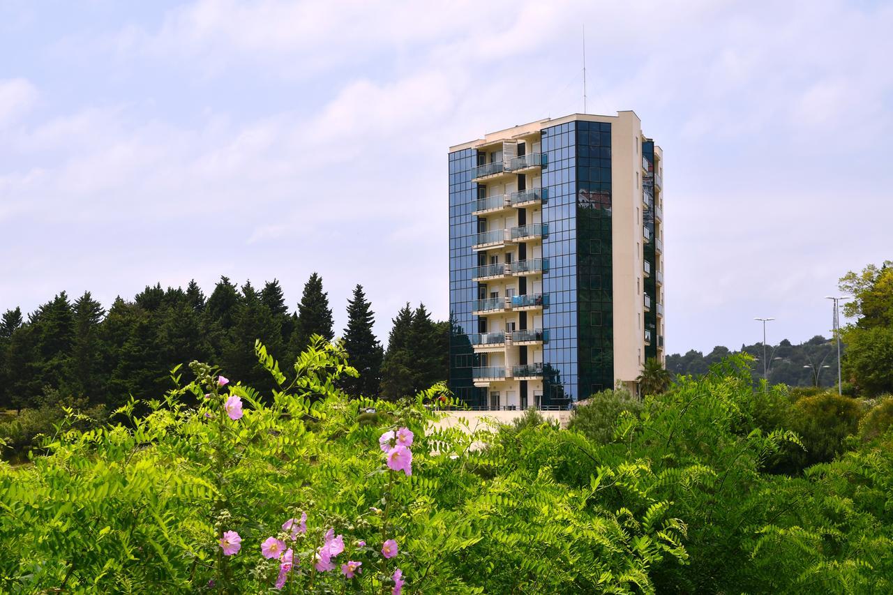 בודווה Apartments Crystall מראה חיצוני תמונה