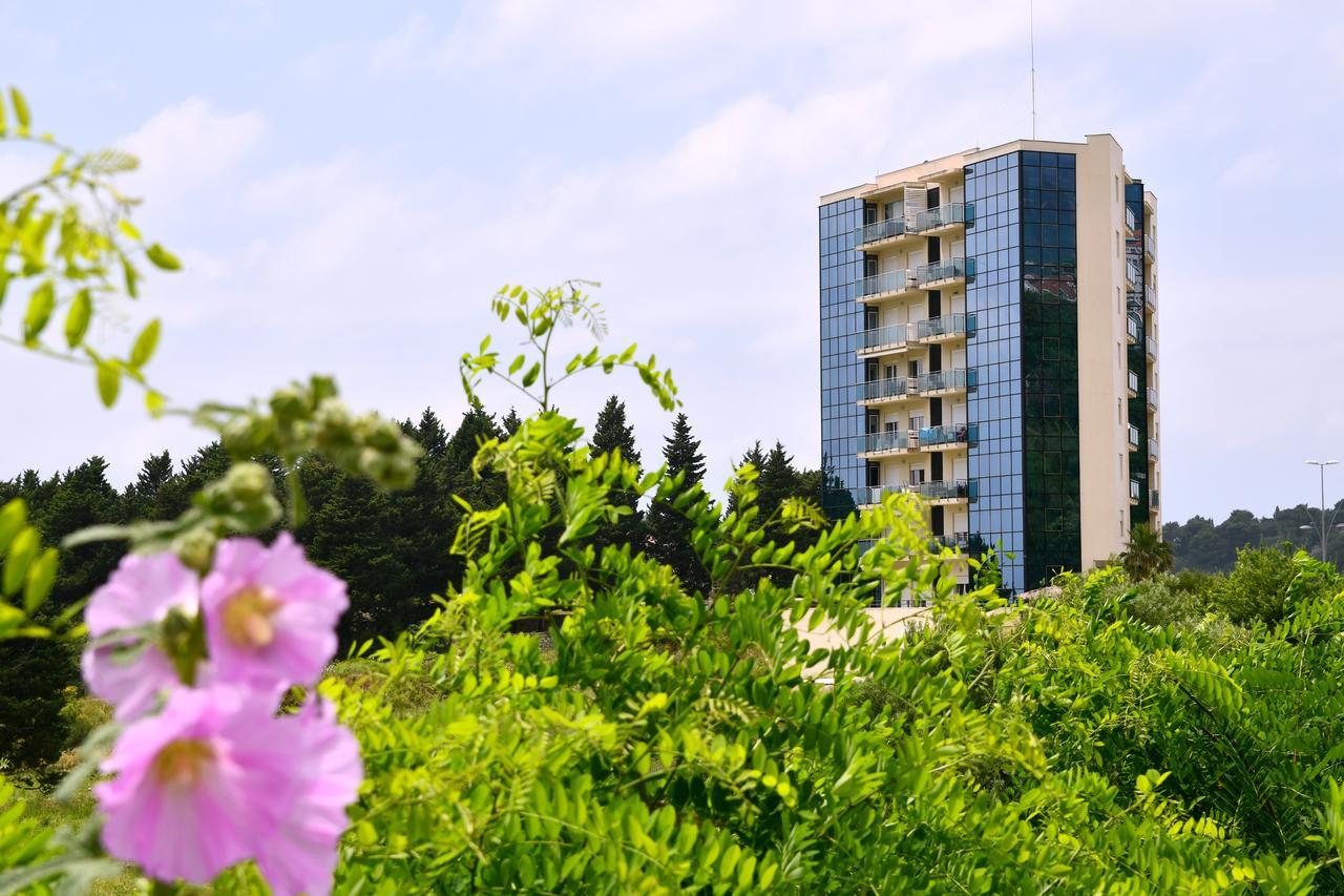 בודווה Apartments Crystall מראה חיצוני תמונה