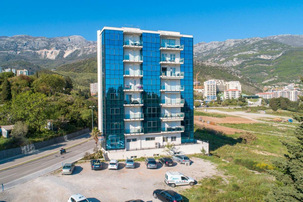 בודווה Apartments Crystall מראה חיצוני תמונה