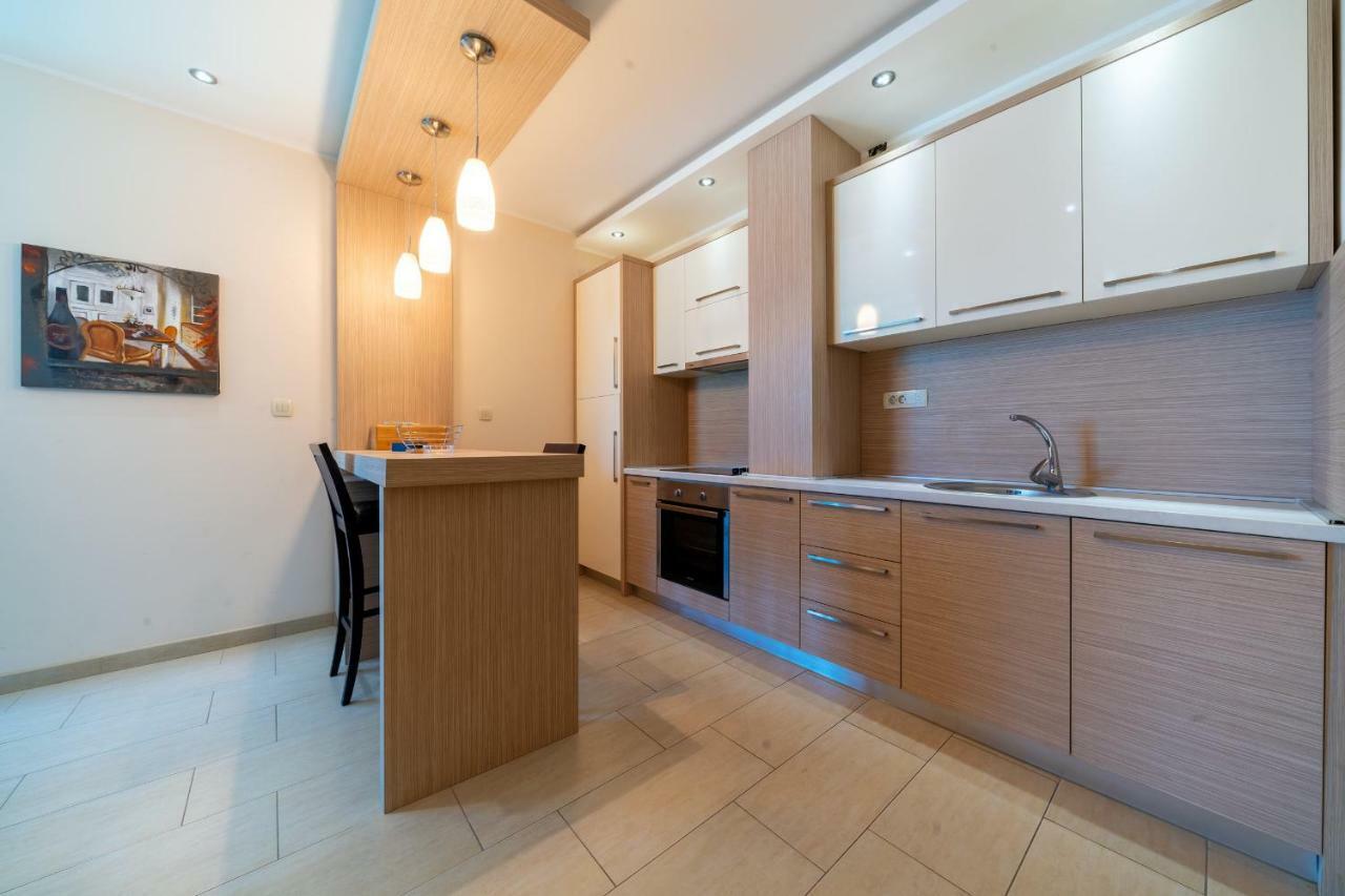 בודווה Apartments Crystall מראה חיצוני תמונה