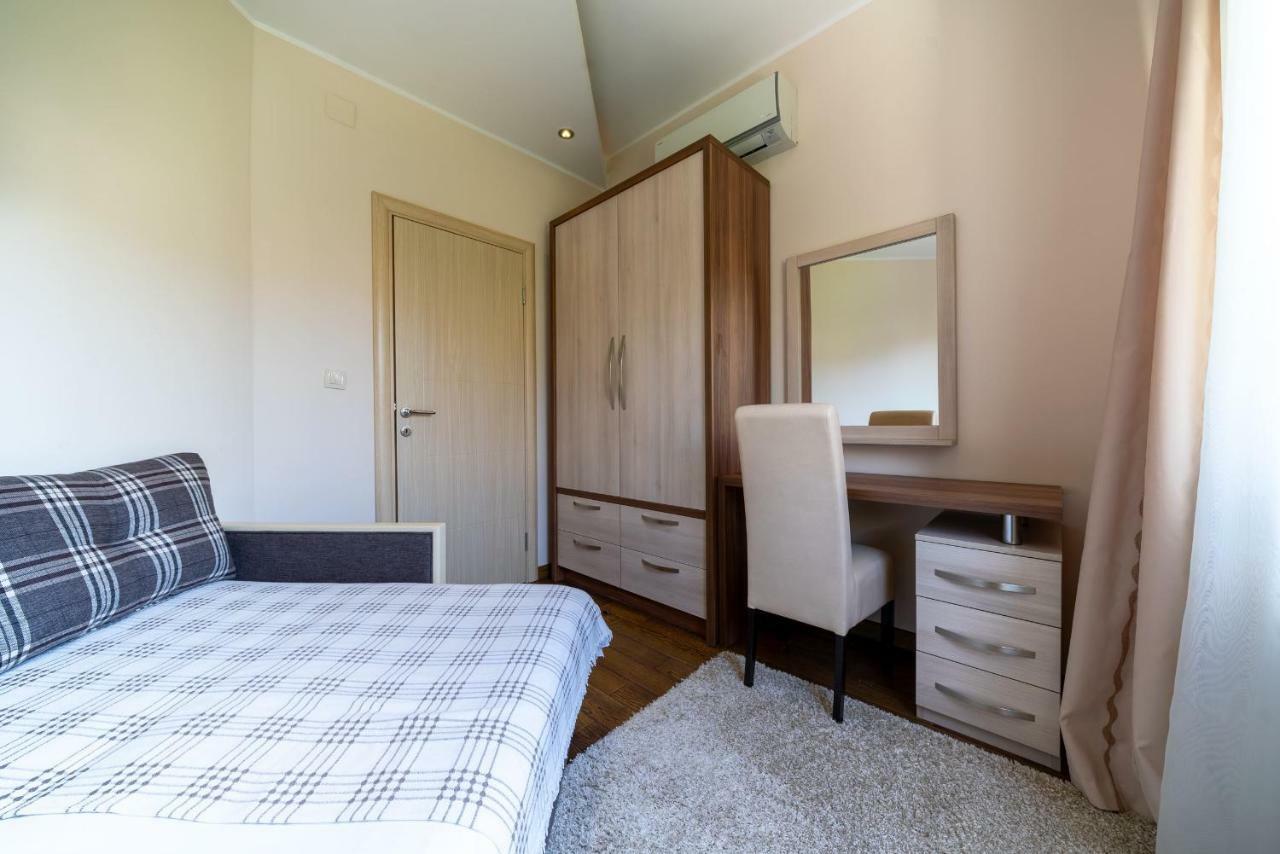 בודווה Apartments Crystall מראה חיצוני תמונה