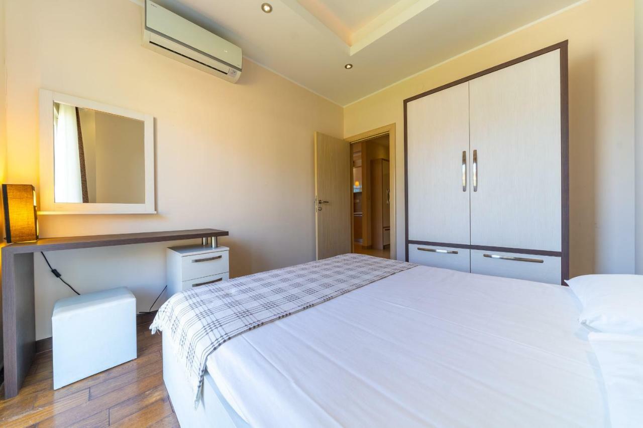 בודווה Apartments Crystall מראה חיצוני תמונה