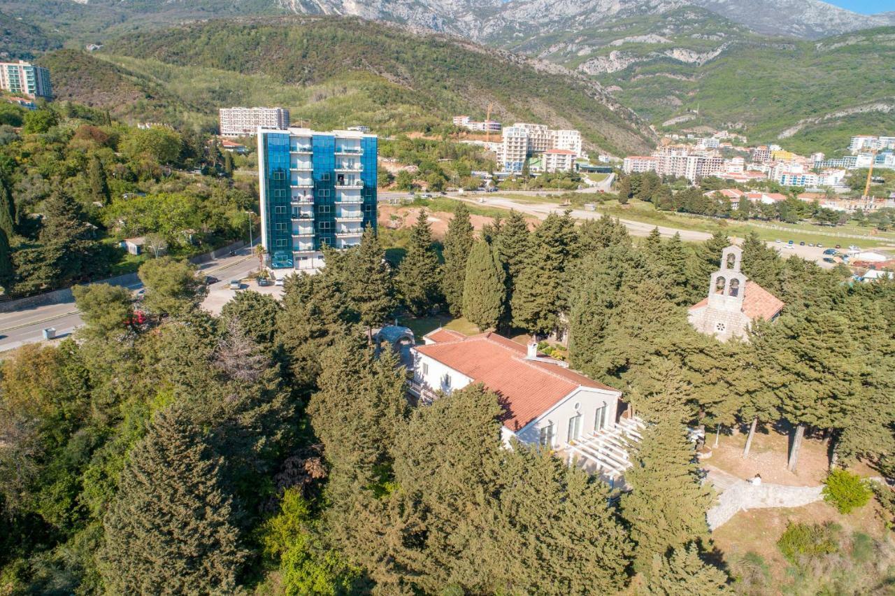 בודווה Apartments Crystall מראה חיצוני תמונה