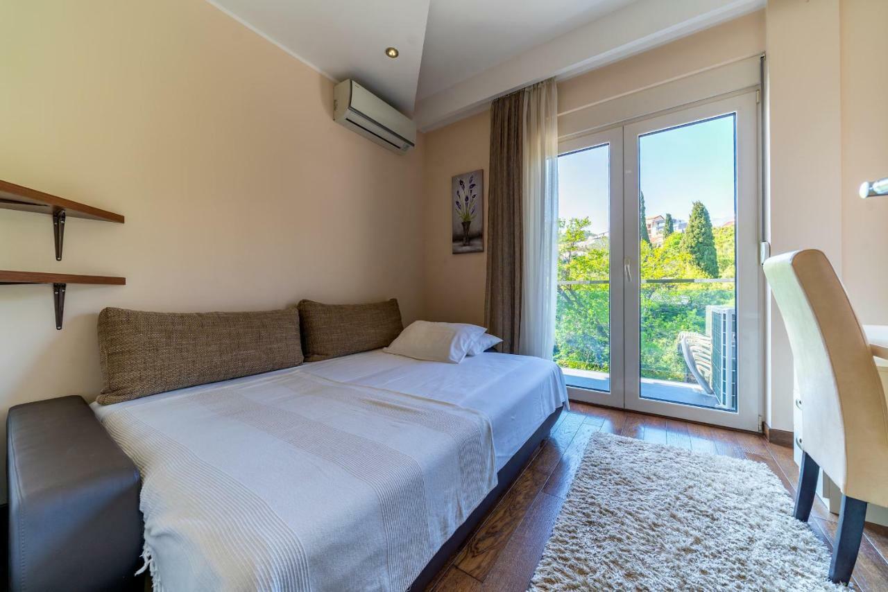בודווה Apartments Crystall מראה חיצוני תמונה