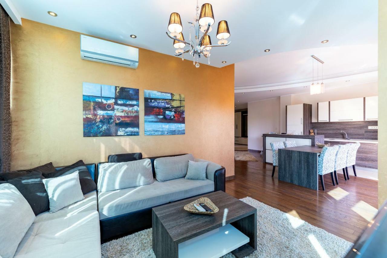 בודווה Apartments Crystall מראה חיצוני תמונה