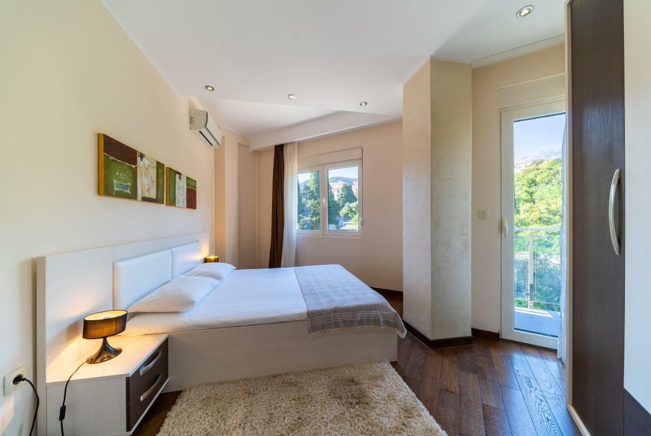 בודווה Apartments Crystall מראה חיצוני תמונה