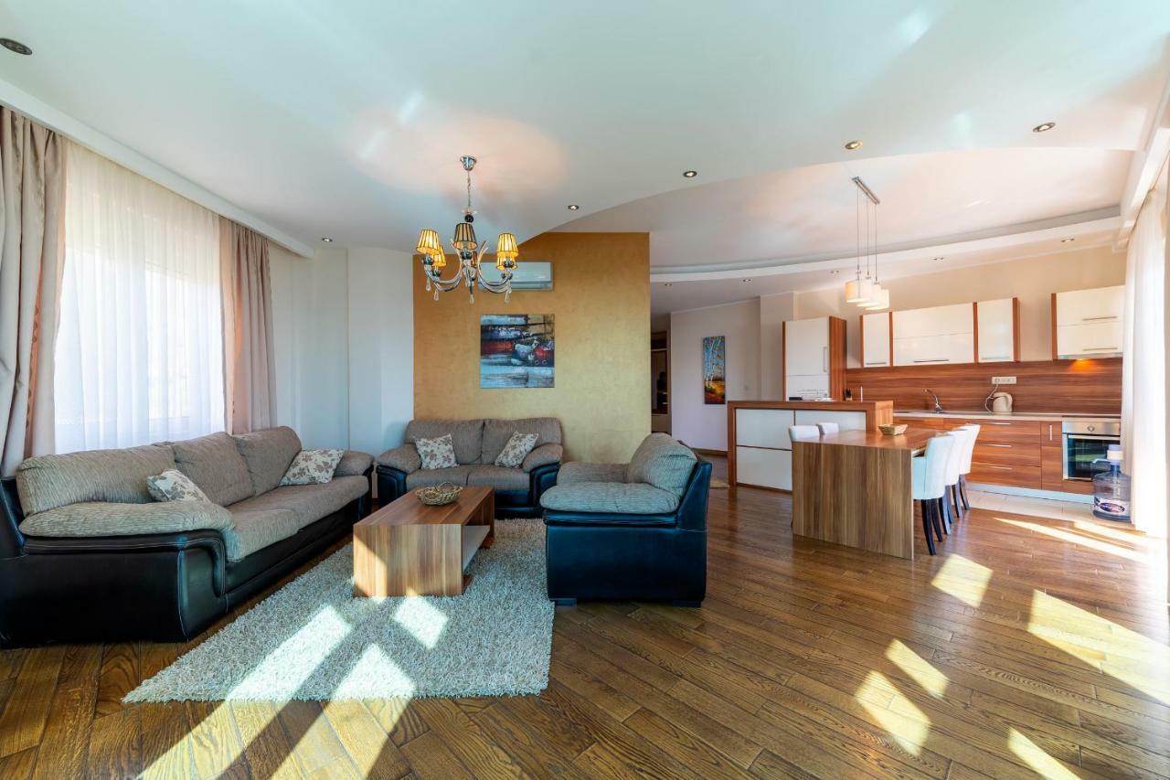 בודווה Apartments Crystall מראה חיצוני תמונה