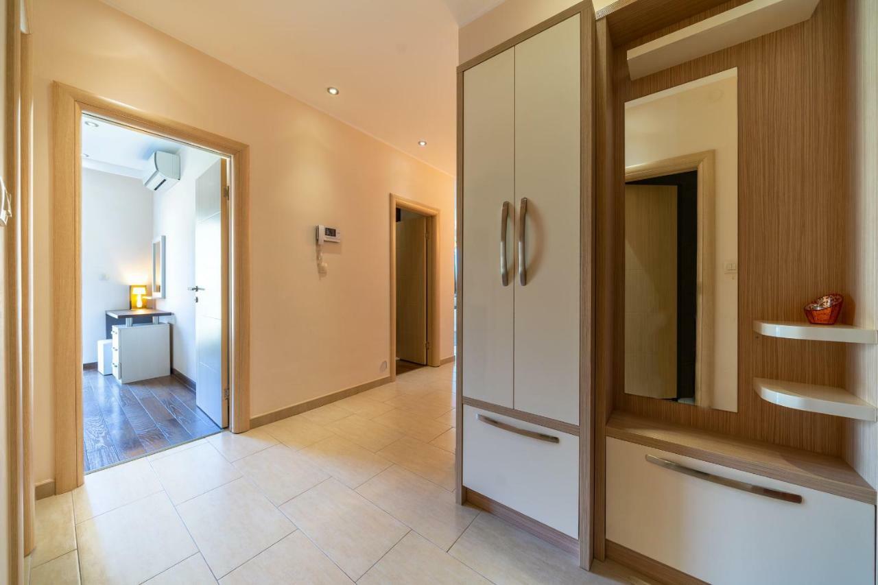 בודווה Apartments Crystall מראה חיצוני תמונה