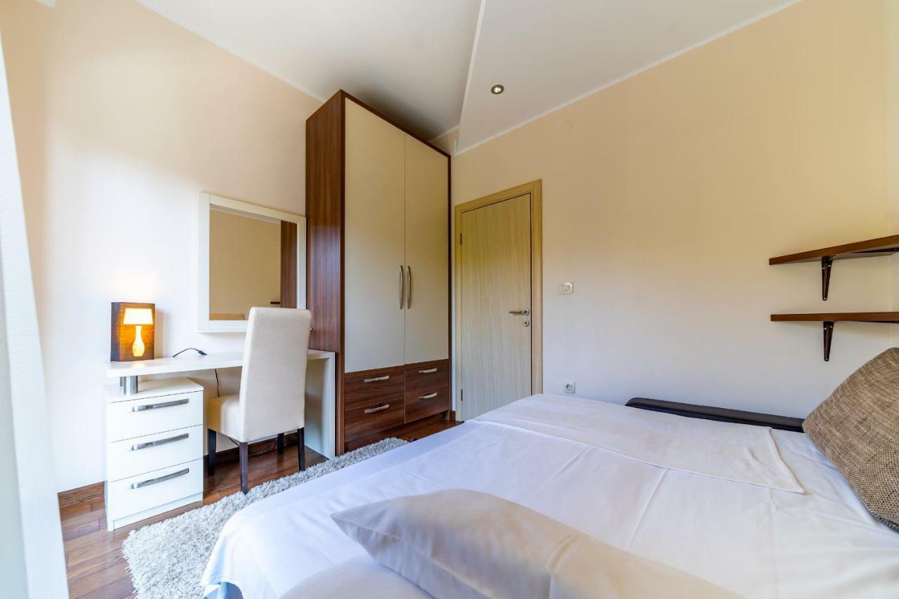 בודווה Apartments Crystall מראה חיצוני תמונה