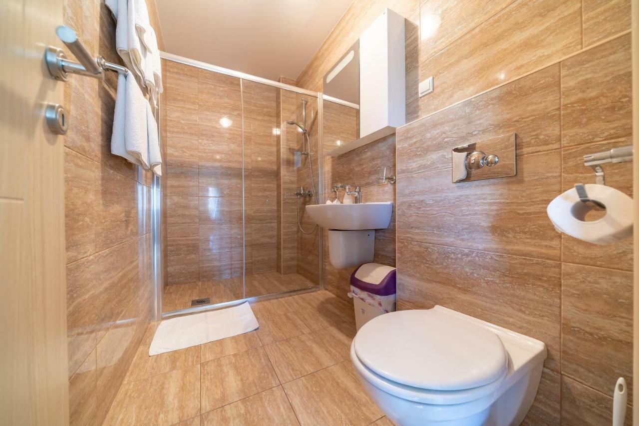 בודווה Apartments Crystall מראה חיצוני תמונה