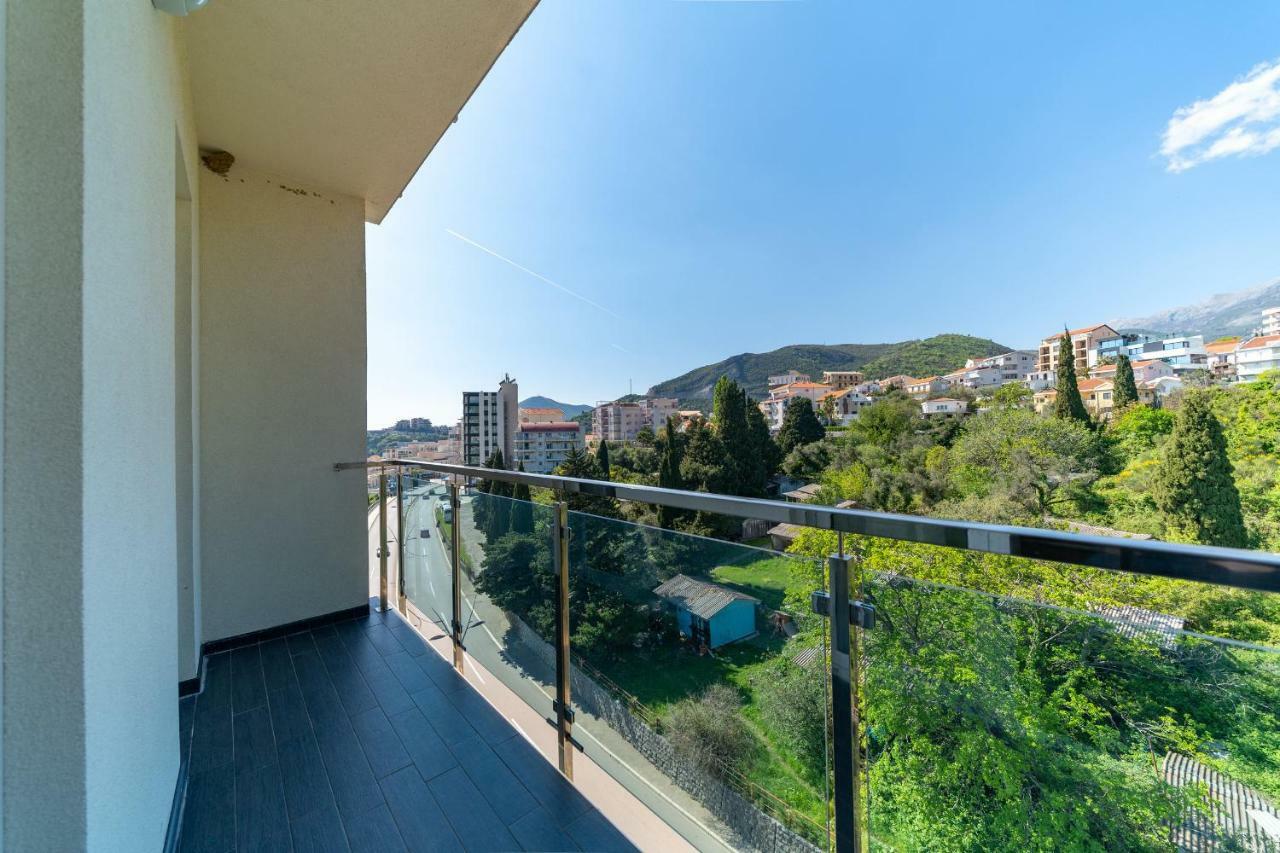 בודווה Apartments Crystall מראה חיצוני תמונה
